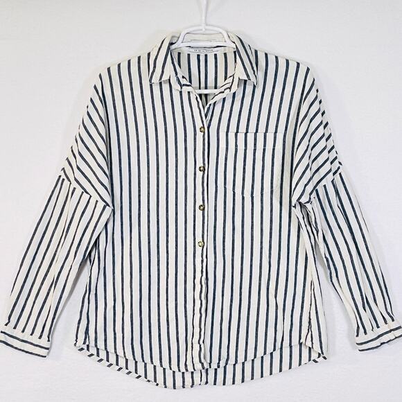 Urban Outfitters Button Down Shirt Womens Small White Gray Striped Embossed - Picture 1 of 11